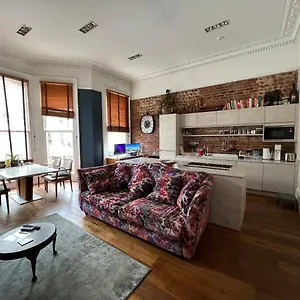 Spacious Sea View Apartment